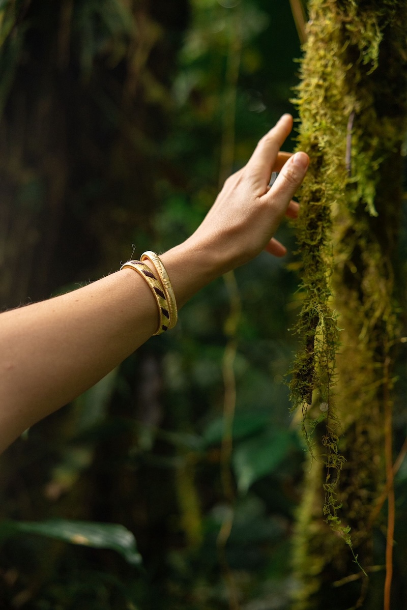 Werregue palm bracelets, bathed in gold